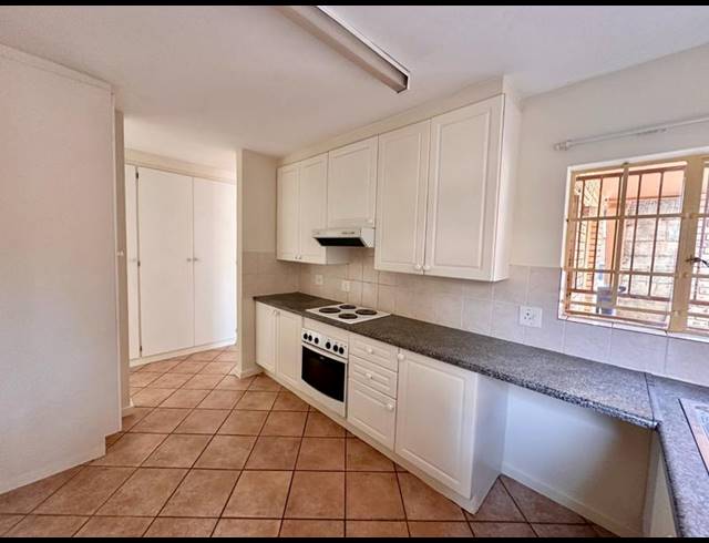 2 BEDROOM TOWNHOUSE FOR SALE IN MAGALIESKRUIN